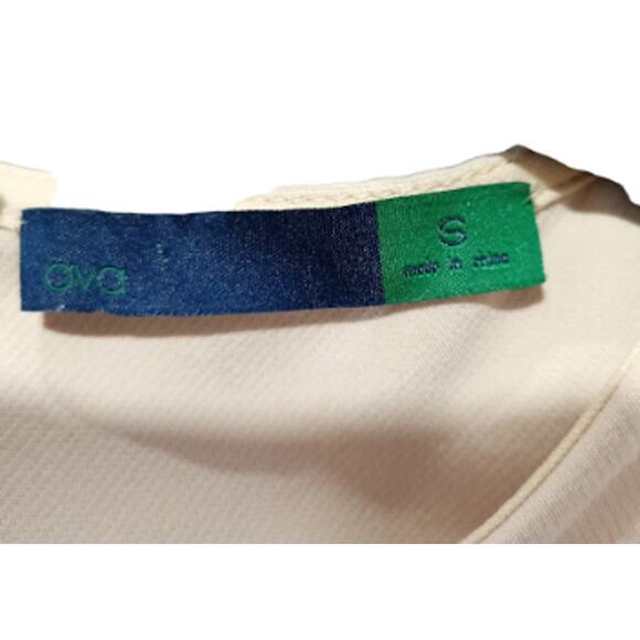 New ava By Le Tote Structured Sleeveless Blouse Size Small - Picture 3 of 6